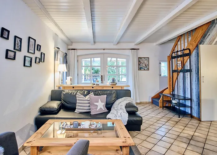 Gjarshues * Lindholm